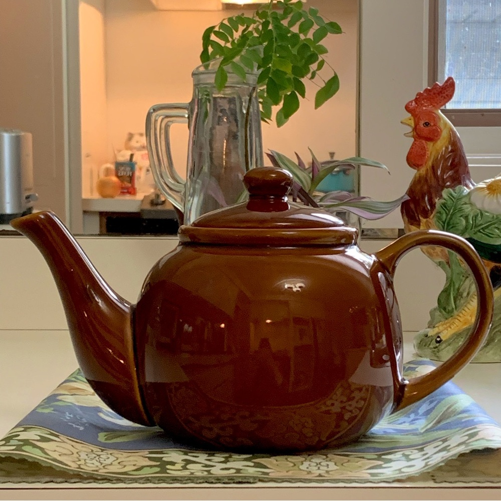Vintage glossy Brown Betty ceramic dark maple brown tea pot autumn colour teapot